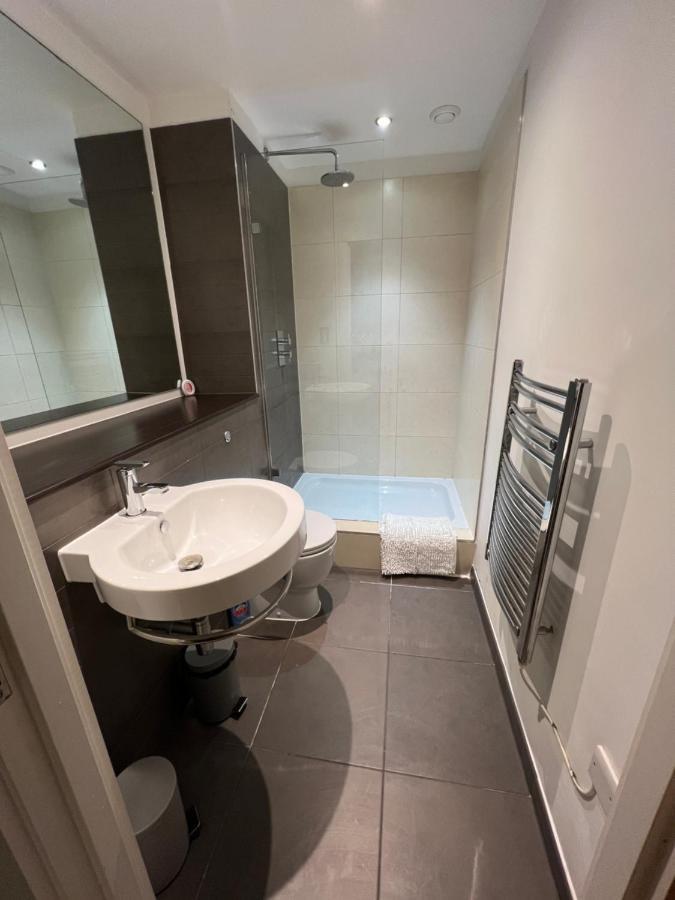 Bigkings Stylish 2 Bedroom Apartment With Free On Street Parking Manchester Ngoại thất bức ảnh